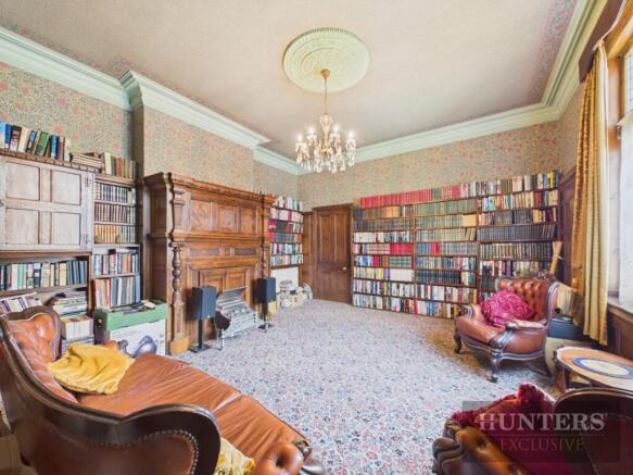 8 bed Detached for sale Image 10