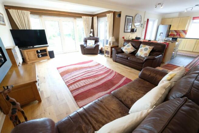 OPEN PLAN ROOM