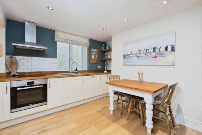 3 bed Town House for sale Image 7