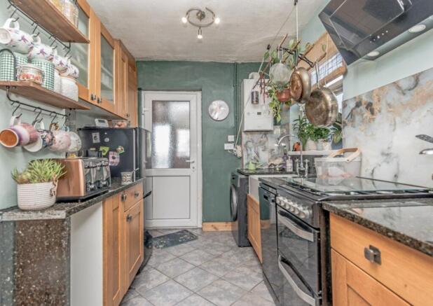 3 bed Semi-Detached for sale Image 8