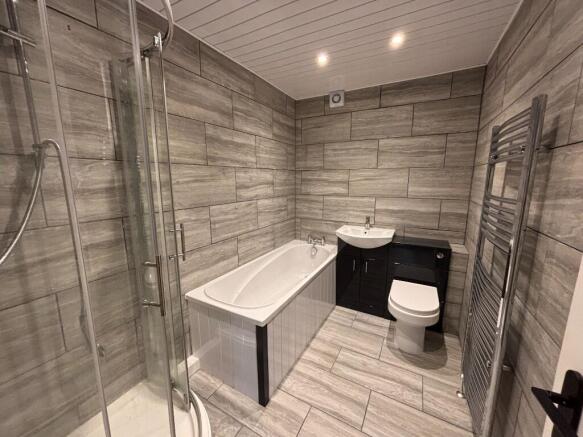 5 bed Terraced for sale Image 8