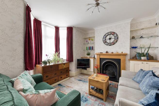 Roding Avenue, IG8