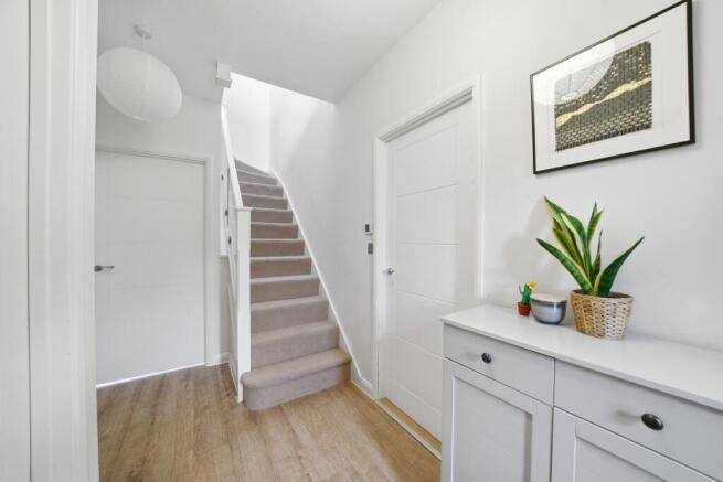 2612206 2 Grenville Drive-004.jpg