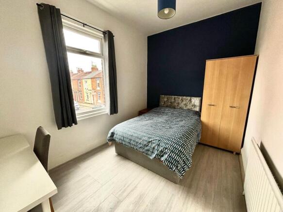 3 bed House to rent Image 6