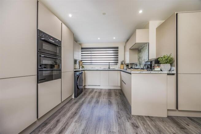 2 Partridge Gardens, Waterlooville-PorticoMarketin