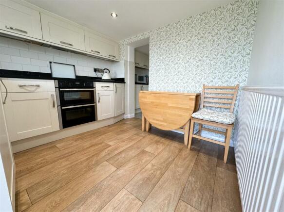 KITCHEN BREAKFAST ROOM
