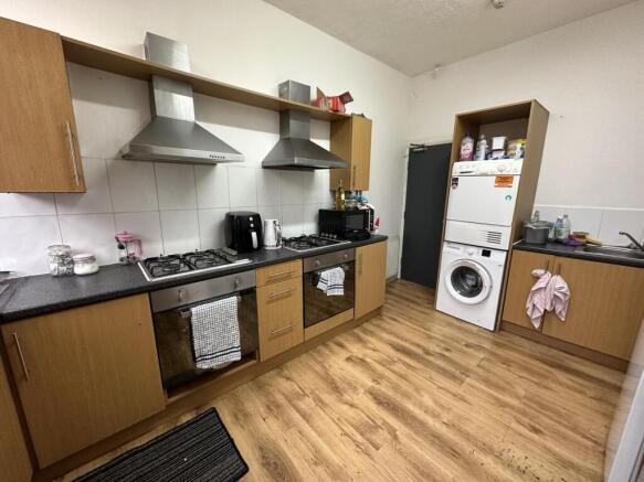 16ha.kitchen (2).JPG