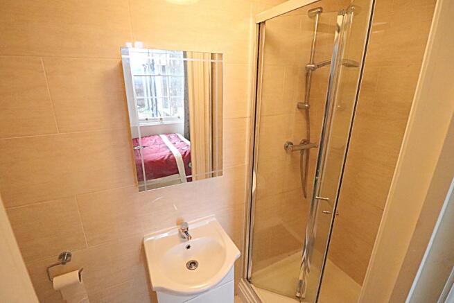 ROOM 2 EN-SUITE