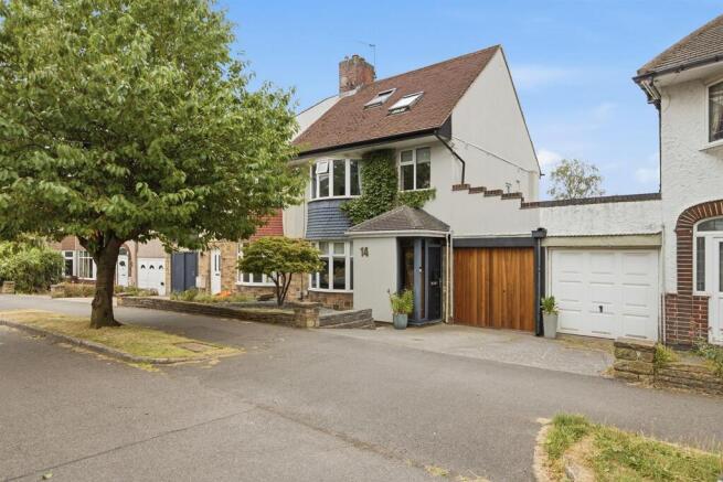 14 Cardoness Drive, Sheffield 02.jpg