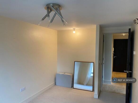 1 bed Flat to rent Image 12