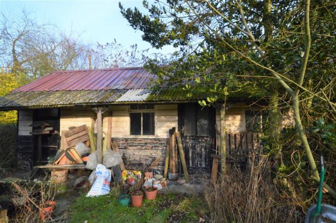 GARDEN OUTBUILDING