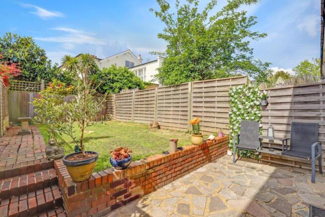 06-5237JHPropWorld - 2 Maybourne Close - 16-medium