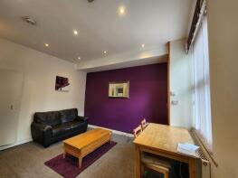 30, Autumn Place, Hyde Park, Leeds LS6 1RJ