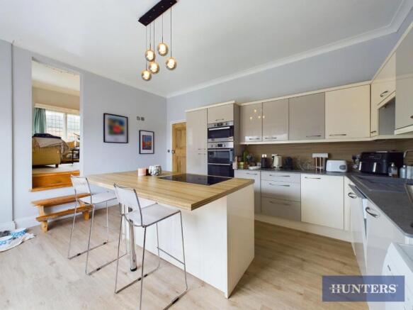 3 bed Apartment for sale Image 7
