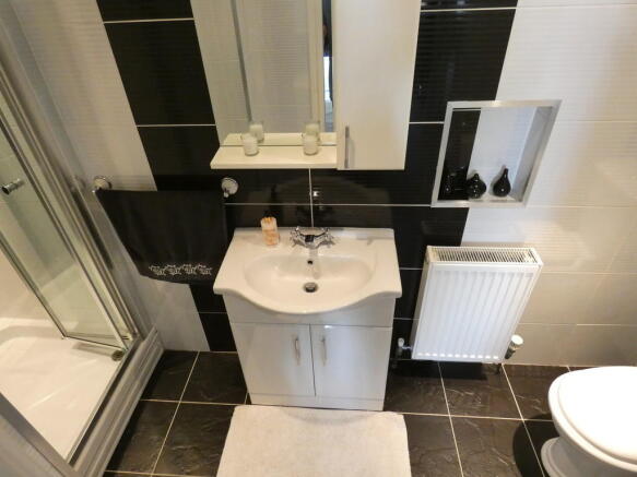 Shower En-Suite