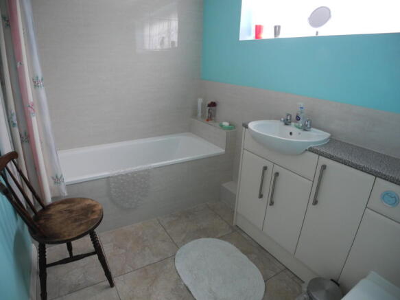 Bungalow bathroom