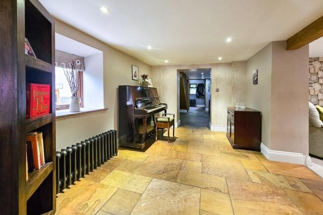 4 bed House for sale Image 7