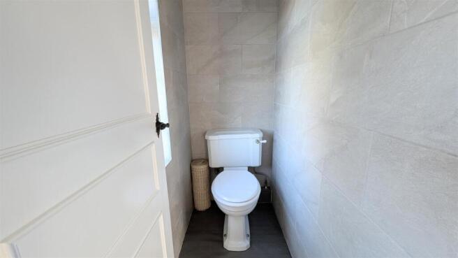 3 bed Detached to rent Image 5