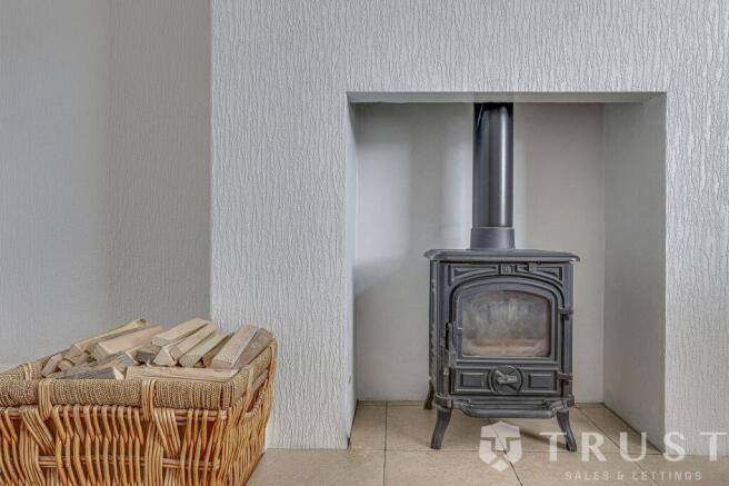4 bed Semi-Detached for sale Image 5