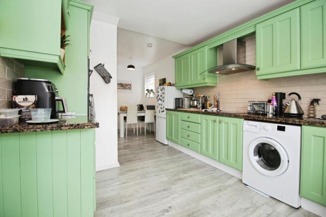 3 bed Semi-Detached for sale Image 9