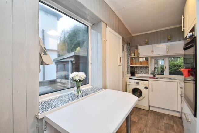 3 bed Semi-Detached for sale Image 10