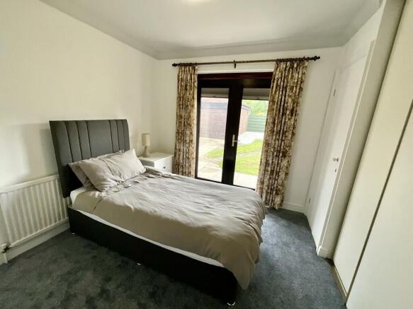 3 bed Detached Bungalow to rent Image 8