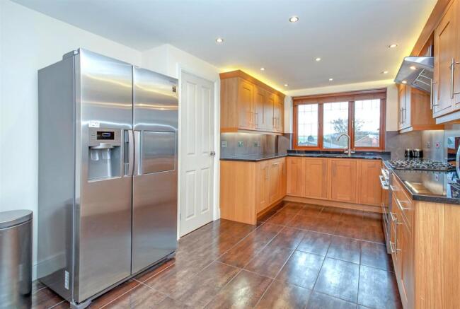 Kitchen 4.jpg