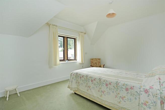 11 Manor Court fpz17