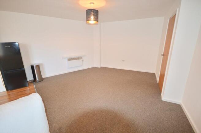 2 bed Flat to rent Image 5