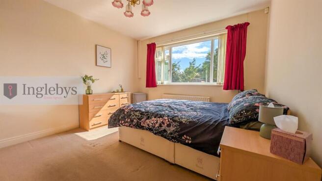 3 bed Semi-Detached for sale Image 8