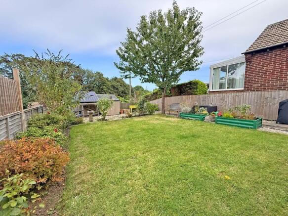 2 bed Semi-Detached Bungalow for sale Image 9