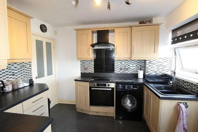 3 bed Semi-Detached for sale Image 8