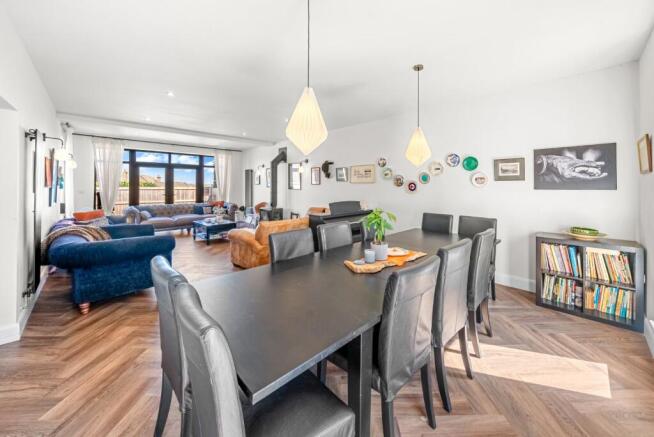 4 bed Detached for sale Image 5