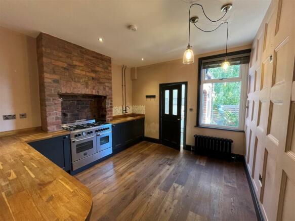 kitchen 3.jpg