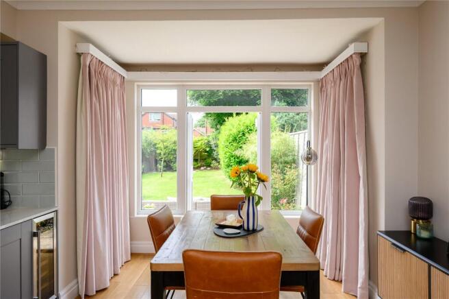 4 bed Semi-Detached for sale Image 7