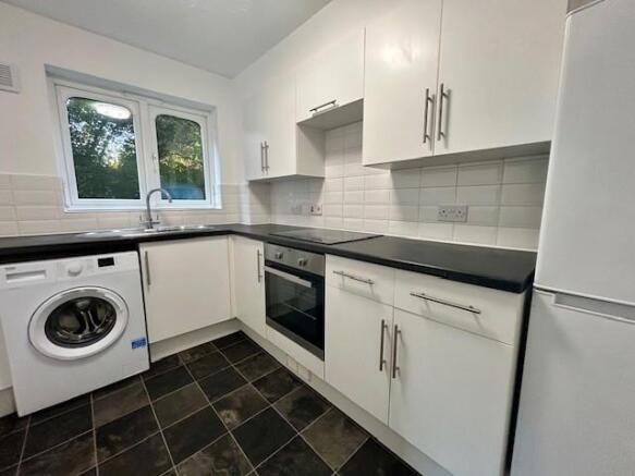 3 Minley Grove kitchen new.jpg