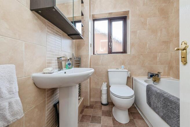 3 bed Semi-Detached for sale Image 6