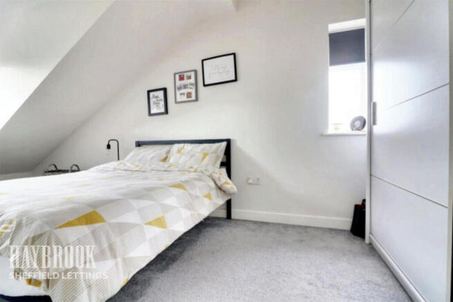 2 bed Maisonette to rent Image 10