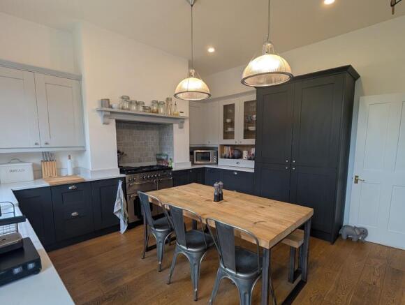 4 bed Terraced for sale Image 6