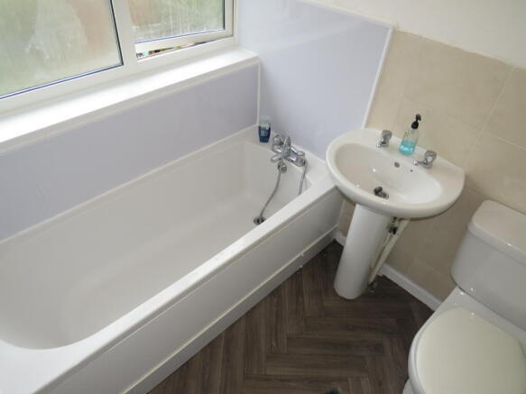 3 bed House to rent Image 9