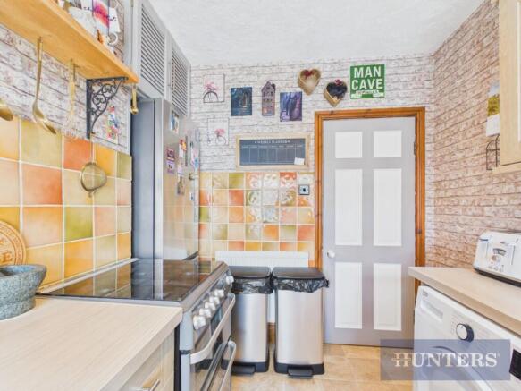 2 bed Flat for sale Image 7