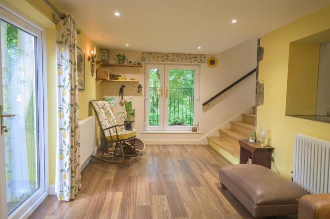 4 bed Semi-Detached for sale Image 6