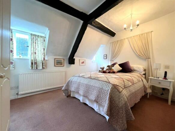 bedroom 1.jpg