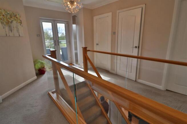 FIRST FLOOR LANDING