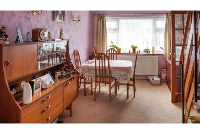 Bed 3 / Dining Room