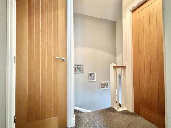 3 bed Semi-Detached for sale Image 8