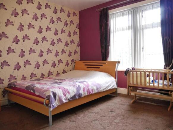 BEDROOM 1: