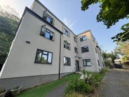Flat 1, 1 Kathryn Court, Teignmouth Road, Torquay TQ1 4DB