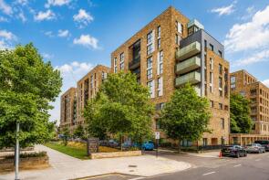 23, Elmond Mansions, Hanbury Road, London W3 8QY