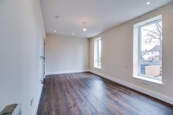 2 bed Flat for sale Image 9